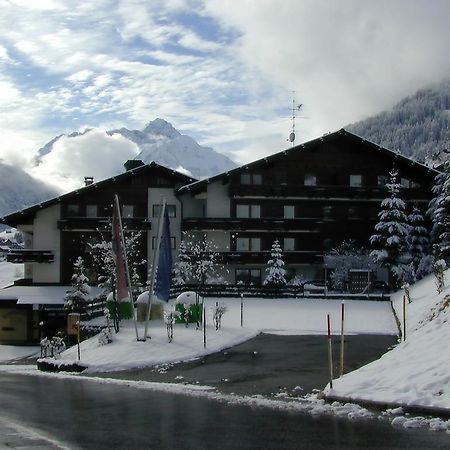 Suitehotel Kleinwalsertal Hirschegg  Exterior photo